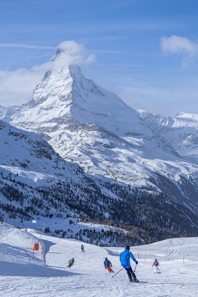 mountain, to ski, ski, ski slope, winter sports, snow, travel, mountains, winter, nature, alpine, sport, alps, adventure, holiday