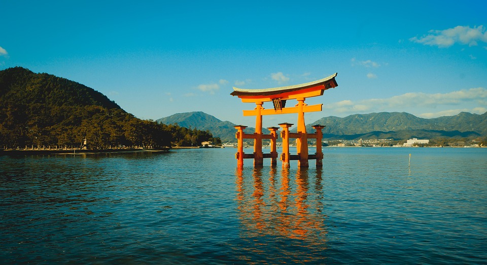 itsukushima shrine (miyajima island)